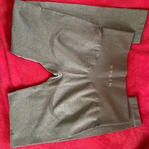 NVGTN Seamless w/ Contour Greg leggings.